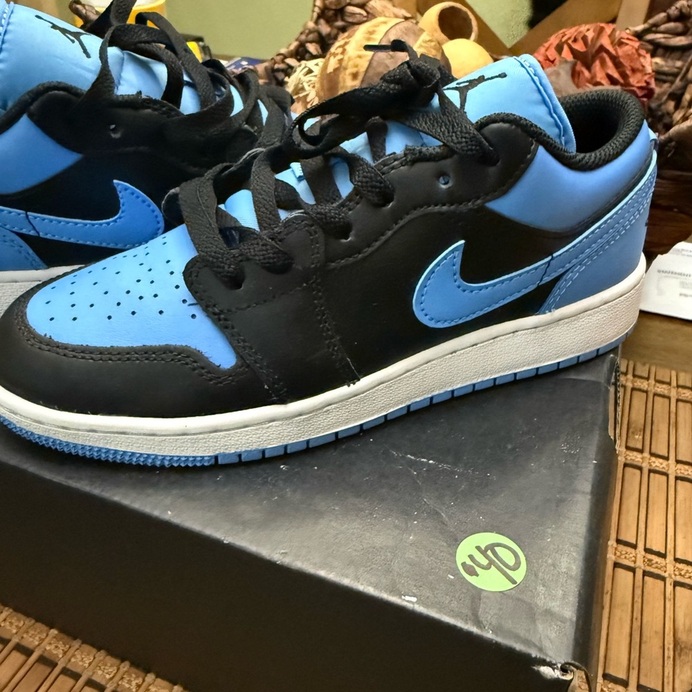 Nike Black and Light Blue Athletic Shoes